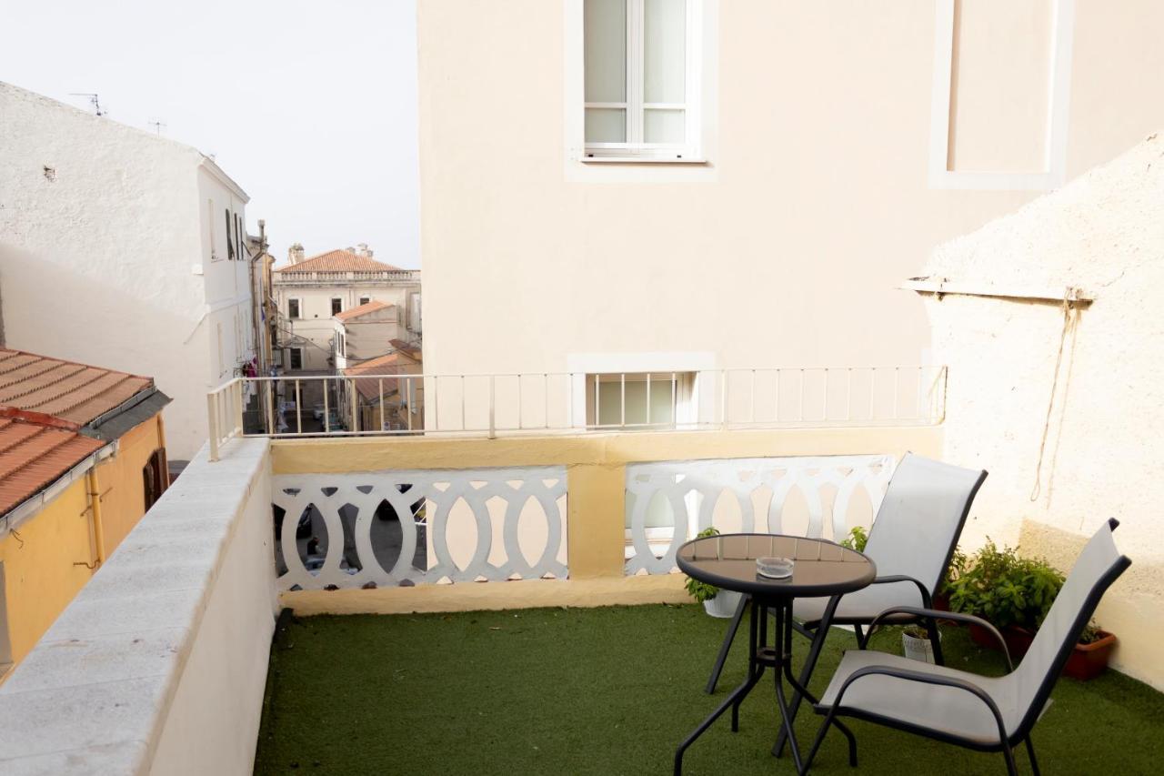 Sassari-Centro Elegante Appartamento Con Wifi E Netflix المظهر الخارجي الصورة